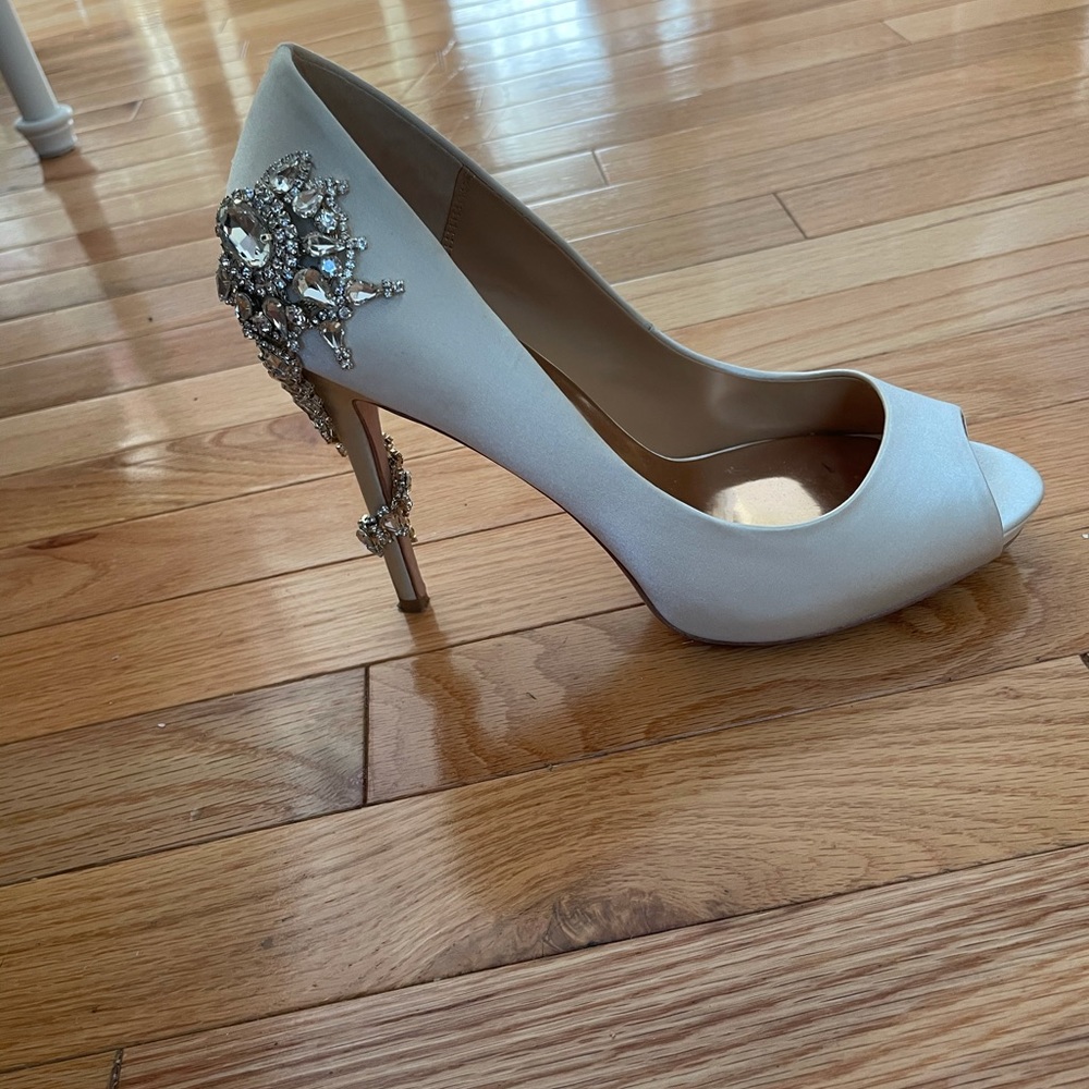 Size 8.5 Badgley Mishka Cream Colored